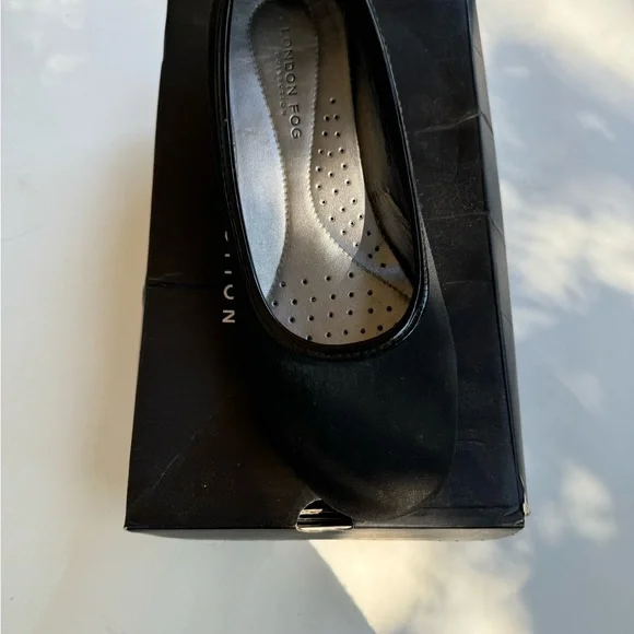 kids shoes gentle used and some new. size 5 and 5 1/2 - Picture 7 of 12